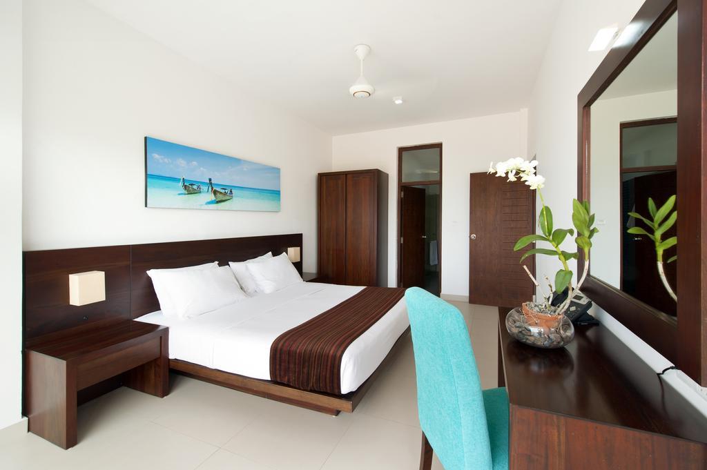 The Beach Apartments Negombo Room photo